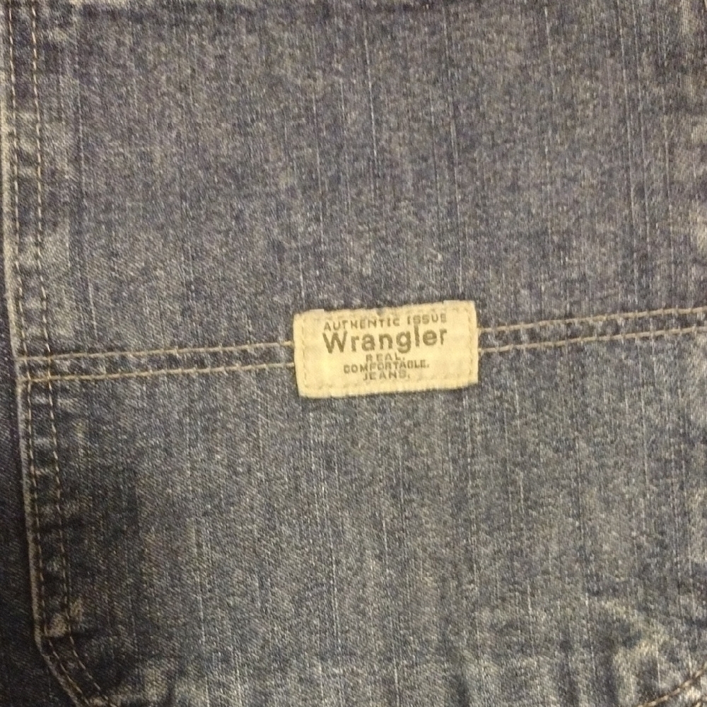 Wrangler Men's Blue Denim Shorts - Picture 3 of 4